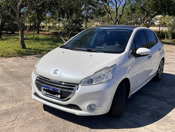 PEUGEOT 208 1.6 GRIFFE 16V FLEX 4P AUTOMÁTICO PEUGEOT 208 1.6 GRIFFE 16V FLEX 4P AUTOMÁTICO